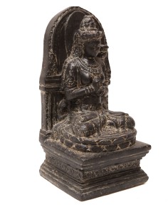 Dewi Tara Aurial